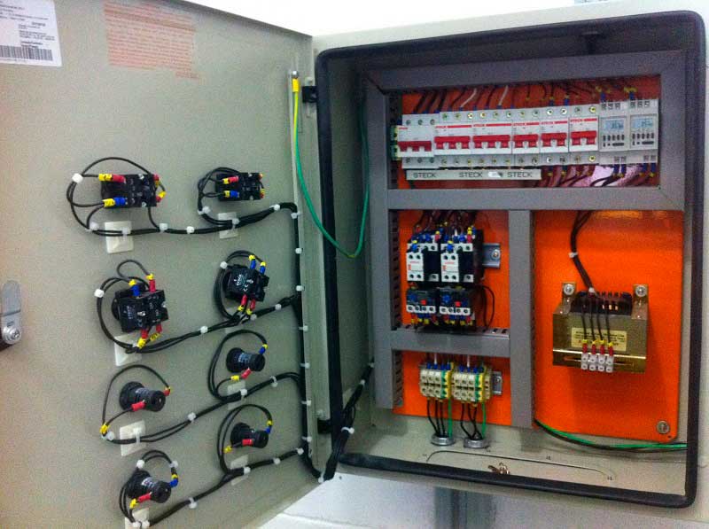 Serviço, Manutenção, Reparo, Instalação, Quadro de Comando Elétrico em Curitiba e Região metropolitana, qualidade em Primeiro Lugar.